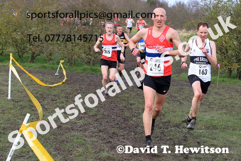 Men 35 to 60 in the 2023 BMAF Cross Country Champs., Wallsend. Photo: David T. Hewitson/Sports for All Pics